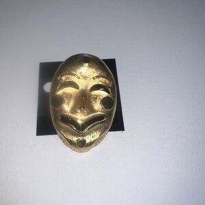 ♦️ Rose Brass brooch shaped like theatrical mask! The detailing and golden. Used